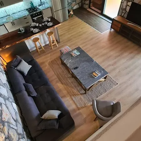 Mitos , Uzum Baglari Ve Zeytinlikler Icinde Mini Bir Cennet Ve Tas Ev - дом мифы Villa