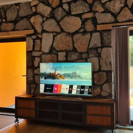 Villa Mitos , Uzum Baglari Ve Zeytinlikler Icinde Mini Bir Cennet Ve Tas Ev - дом мифы Fethiye